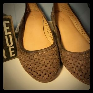 Universal Thread Flats